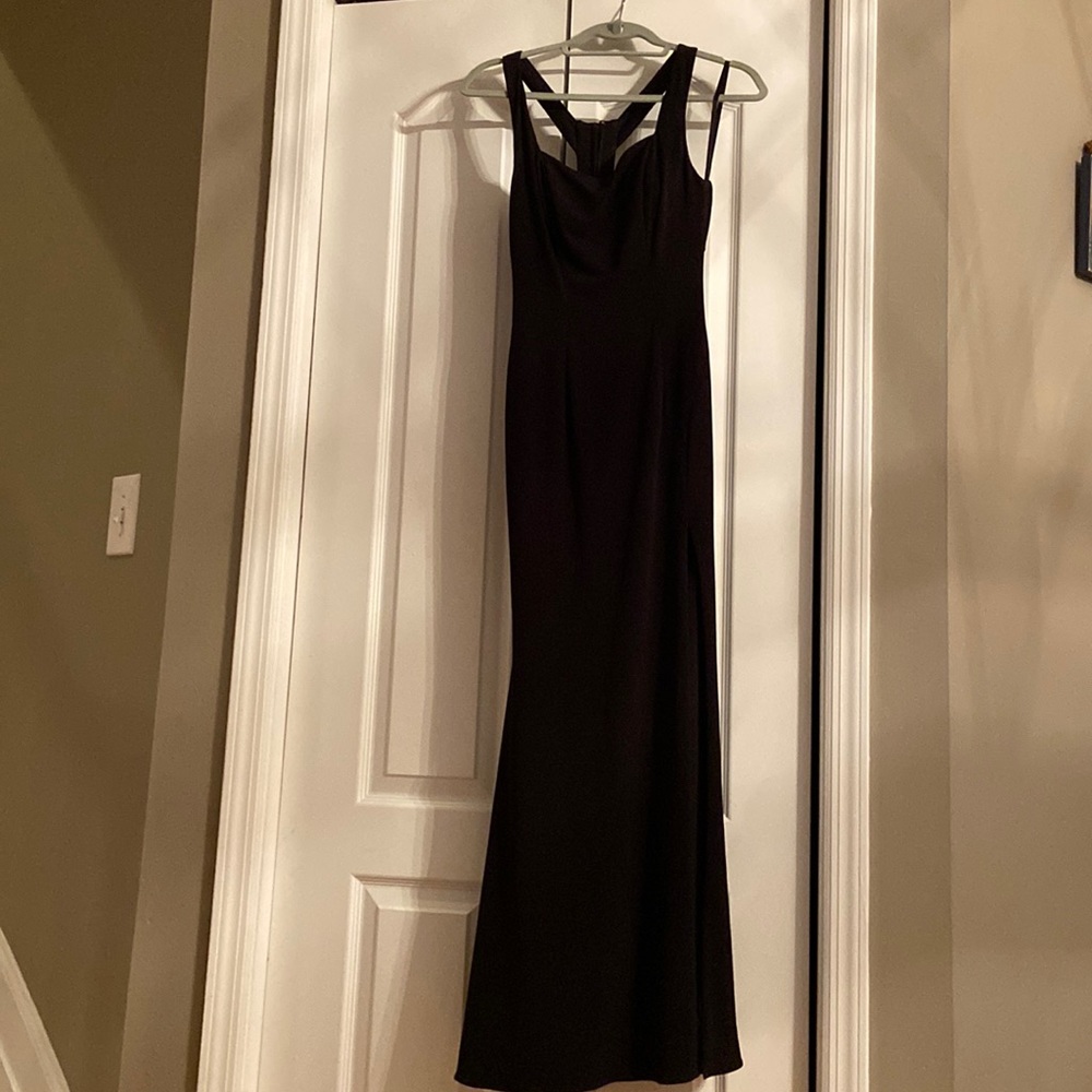 Black Gown / Size 2 - Picture 1 of 4